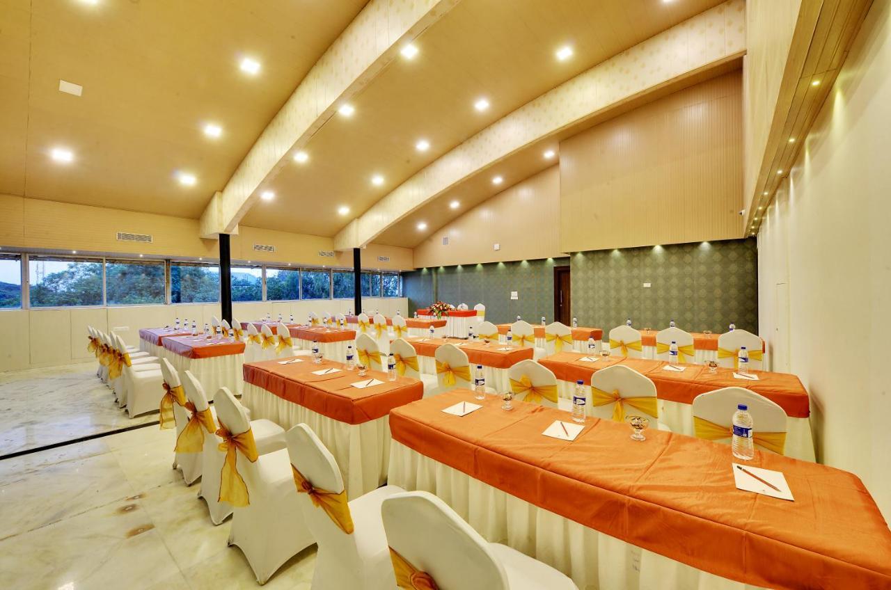 Manpho Bell Hotel & Convention Center Bengaluru Kültér fotó