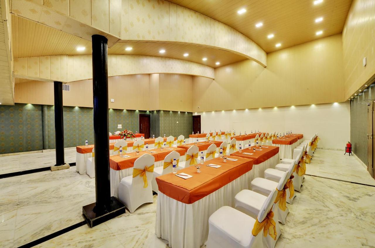 Manpho Bell Hotel & Convention Center Bengaluru Kültér fotó